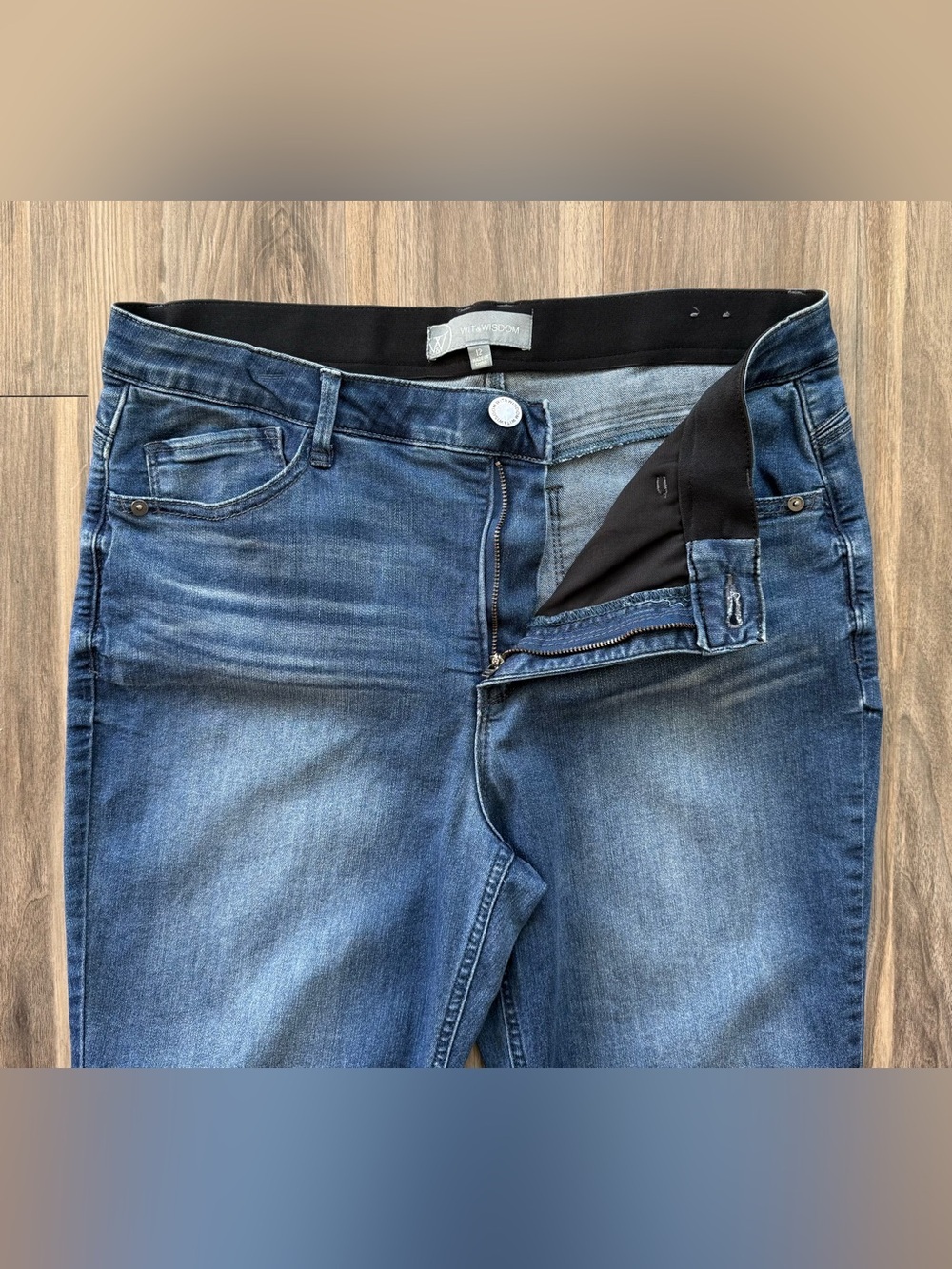 Wit & Wisdom Frayed Hem Jeans Size 12 - Picture 3 of 8